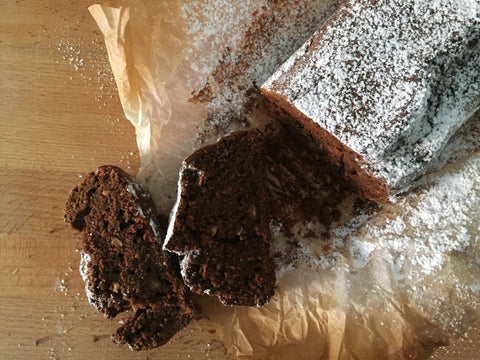 Plumcake alla farina di grano tenero integrale e zucchero di foresta